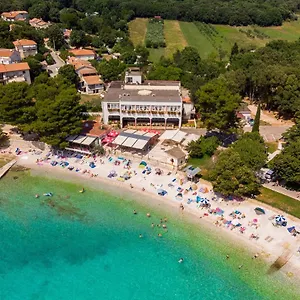 https://resort-centinera.pula-hotels.org
